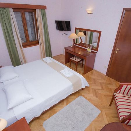 Rooms Plava Laguna Примоштен Экстерьер фото