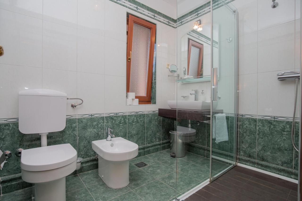 Rooms Plava Laguna Примоштен Экстерьер фото