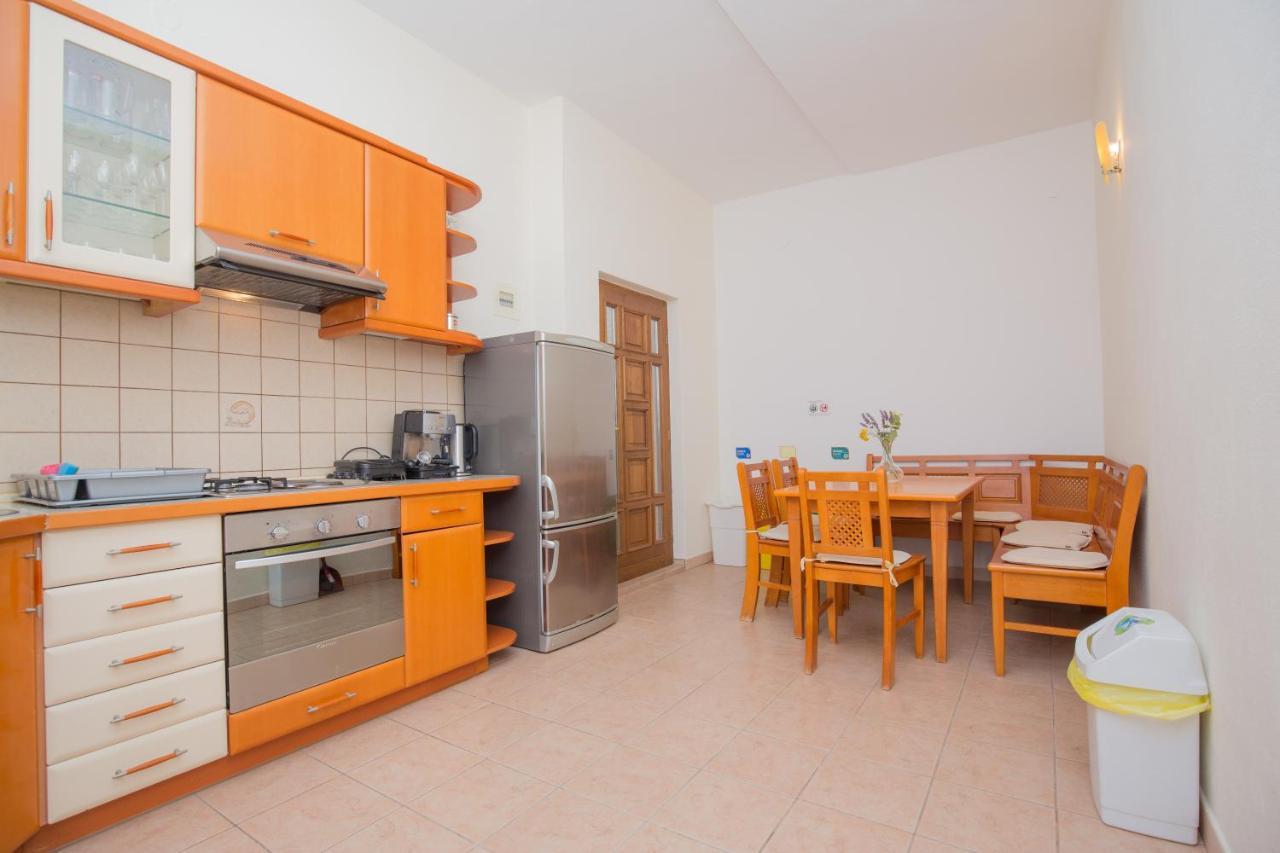 Rooms Plava Laguna Примоштен Экстерьер фото