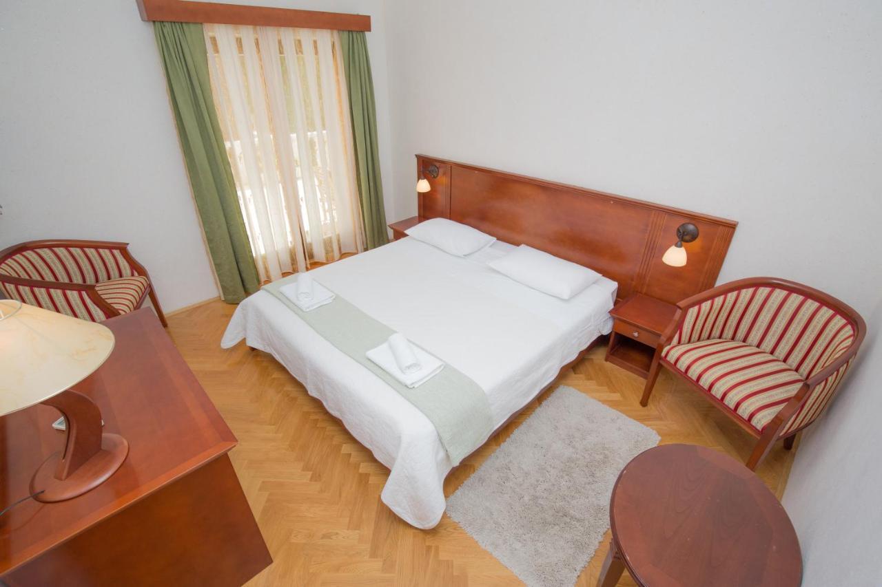 Rooms Plava Laguna Примоштен Экстерьер фото