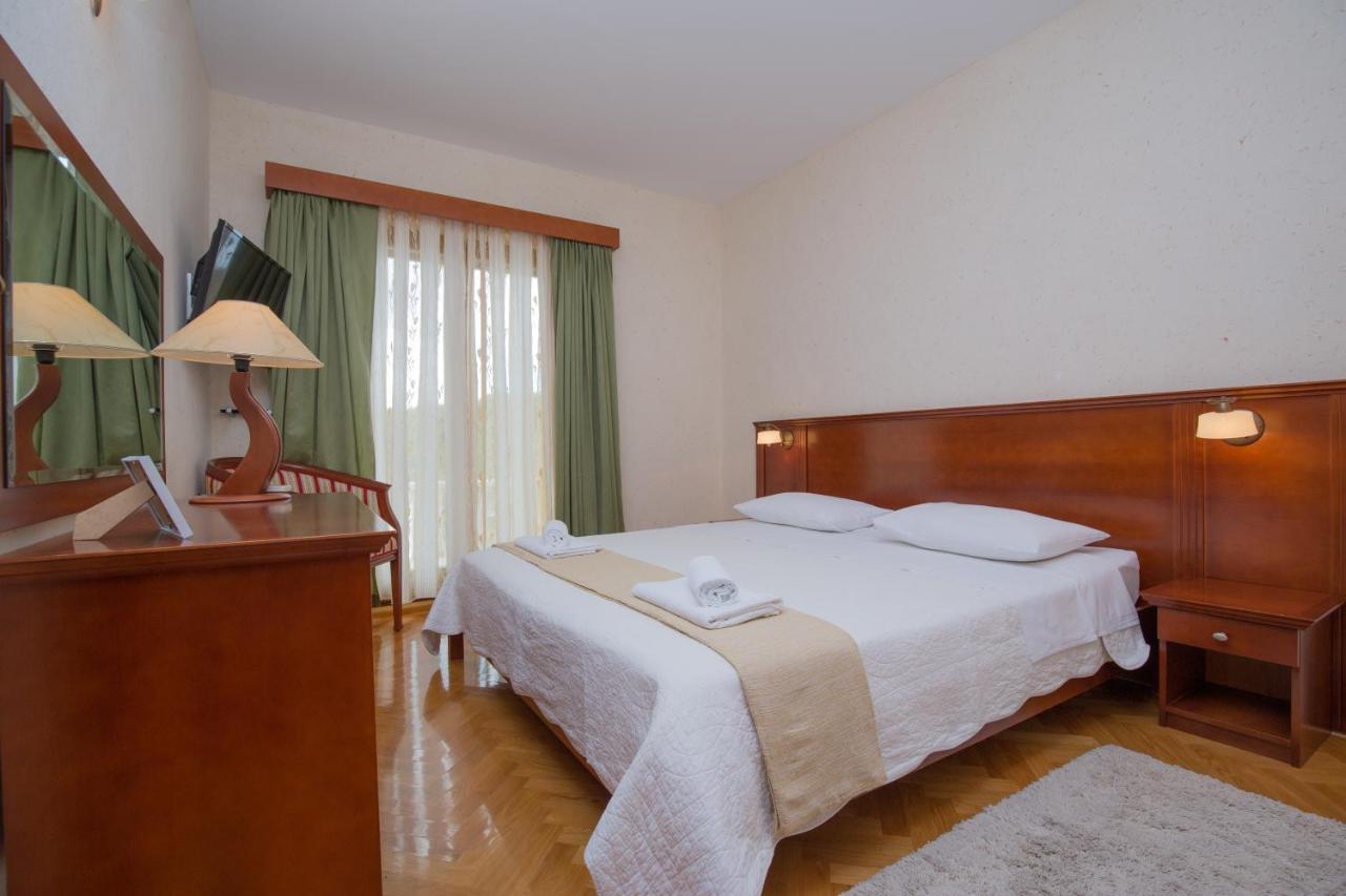 Rooms Plava Laguna Примоштен Экстерьер фото