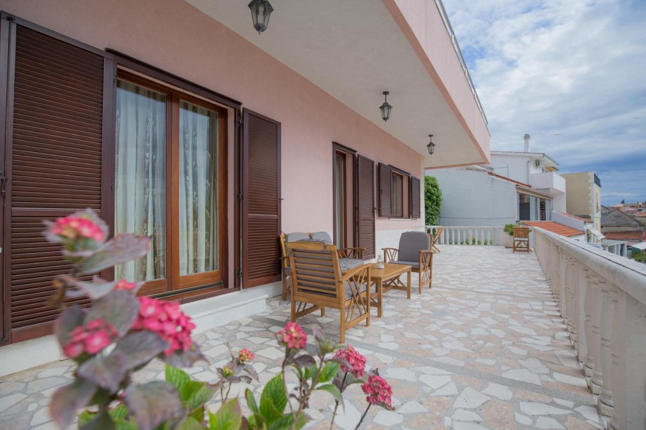 Rooms Plava Laguna Примоштен Экстерьер фото