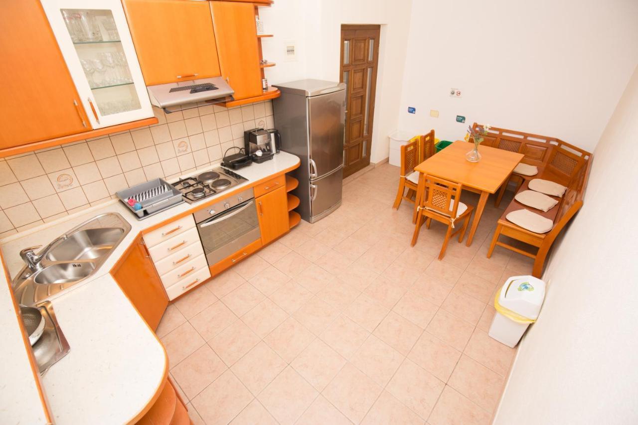 Rooms Plava Laguna Примоштен Экстерьер фото